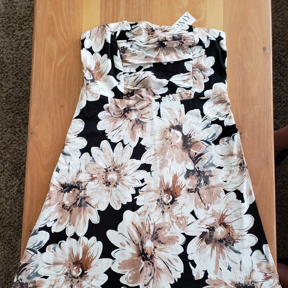 NWT 🤗 Romy strapless dress